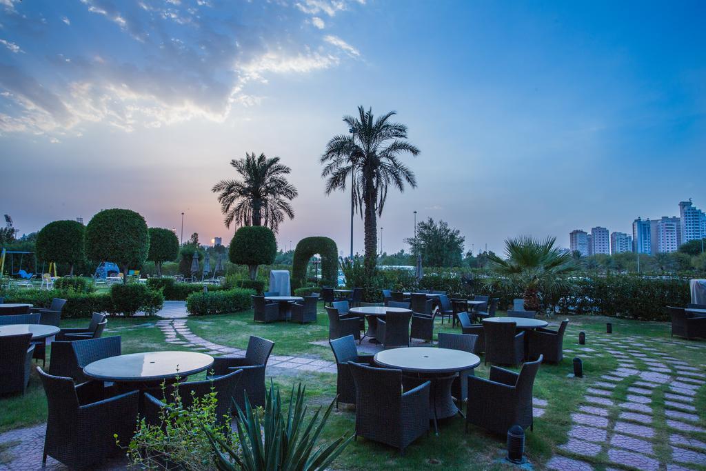 New Park Hotel Kuwait City Exterior foto